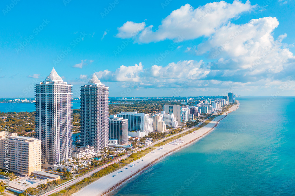 Fototapeta premium Luxury oceanfront condos in Miami Beach