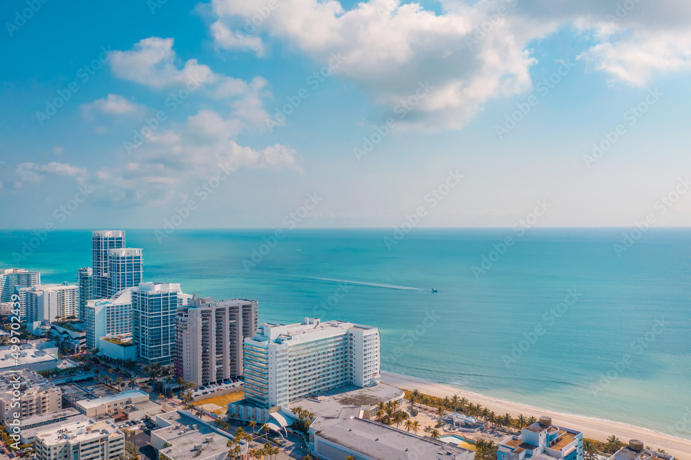 Naklejka premium View of Miami Beach sunrise in Florida