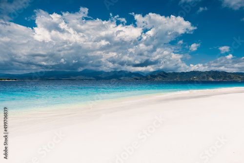 Luxury beach and ocean on Gili island, Indonesia © artifirsov