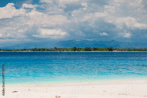 Fototapeta Naklejka Na Ścianę i Meble -  Holiday beach at Gili island and ocean