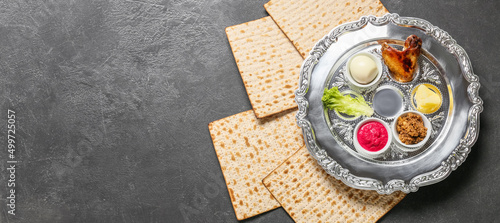 Passover Seder plate with t...