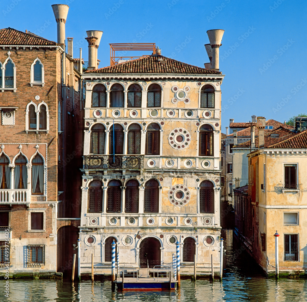 Venezia. Facciata di Palazzo Dario sul Canal Grande