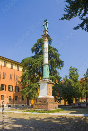 Column "Madonna of the Rosary" at Piazza San Domenico in Bologna, Italy   © Lindasky76