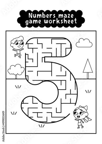 Black and white numbers maze game worksheet for preschool kids. Numbers maze game. Numbers learning exercises.