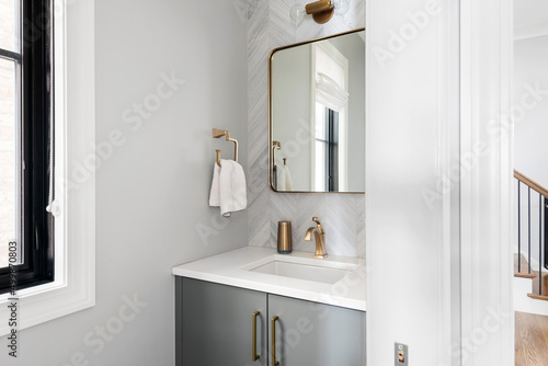 Fototapete Contemporary White and Gray Half Bathroom
