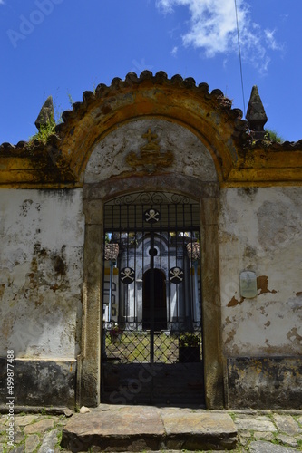 Antigo portal abandonado