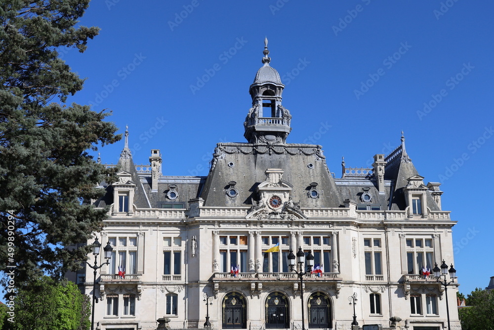 La mairie de Vichy, vue de l'extérieur, ville de Vichy, département de l'Allier, France