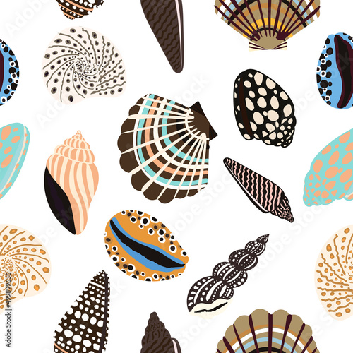 Sea shells, fossils and mollusks seamless pattern. Summer beach hand-drawn seaside vector print. Fashion textile bright multicolored illustration. Seashore elements design for fabrics, wallpaper