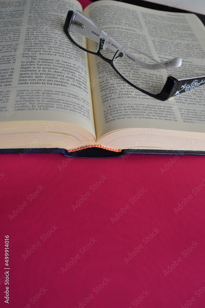 Obraz premium Photos of my beloved Bible.