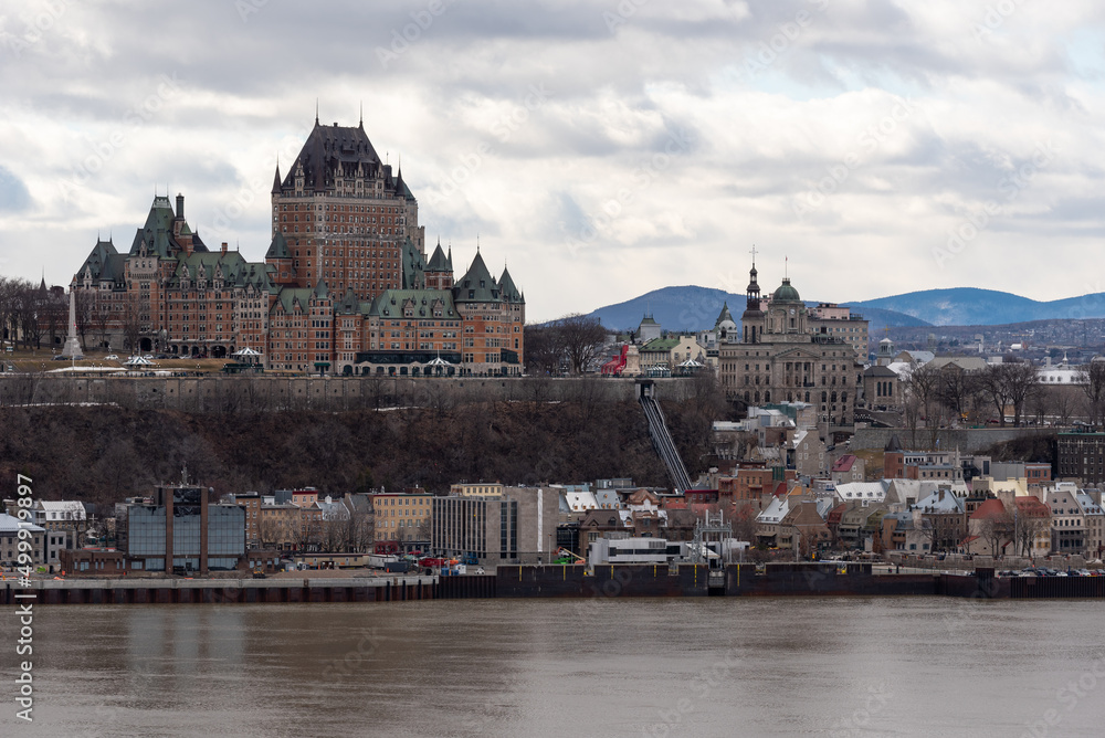 Fototapeta premium View of the old Quebec city and the Frontenac castle from the south shore of the St Lawrence river at Levis