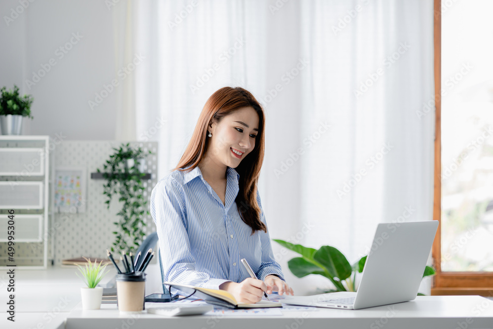 Asian women working in the office, young Asian business women as business executives, founding and running start-up executives, young female business leaders. Startup business concept. Asian women working in the office, young Asian business women as business executives, founding and running start-up executives, young female business leaders. Startup business concept.