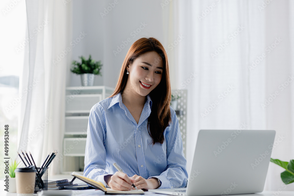 Asian women working in the office, young Asian business women as business executives, founding and running start-up executives, young female business leaders. Startup business concept. Asian women working in the office, young Asian business women as business executives, founding and running start-up executives, young female business leaders. Startup business concept.