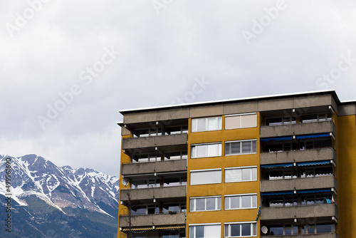 Gelbes Wohnhaus in Innsbruck