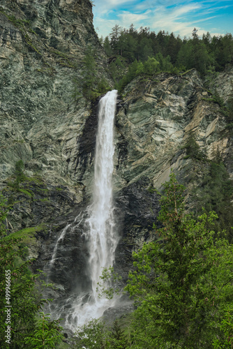 Wasserfall in den Bergen