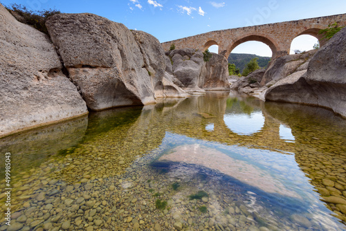Bild auf Leinwand Puente de Cananillas sobre el río Bergantes, cerca de la población de Aguaviva, en la provincia de Teruel