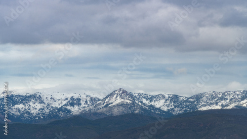 Bella vista de la sierra de Espadán cubierta de nieve, en la provincia de Castellón. Comunidad Valenciana. España. Europa © AmadeoAV