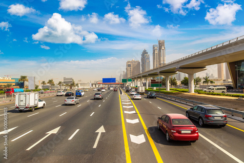 Sheikh Zayed Road in Dubai © Sergii Figurnyi