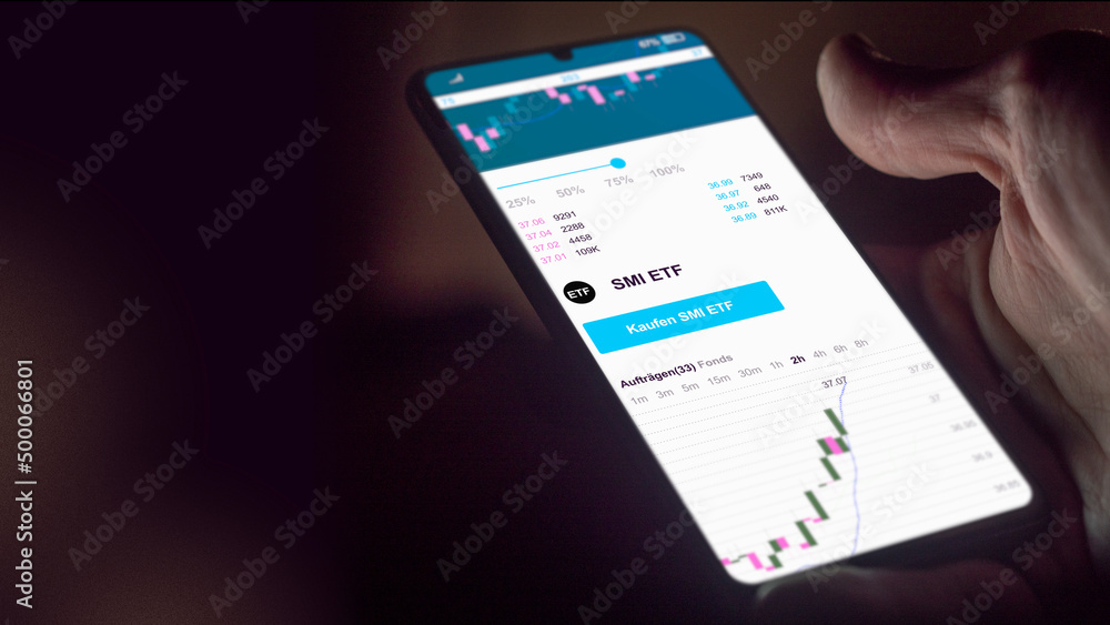 Investieren in Börsenweltmarkt diagramm, Börsendaten auf dem Smartphone. Investition in einen profitablen Trend. Investieren Sie in schweizerisch ETFs. Texte auf Deutsch. Investieren in Börsenweltmarkt diagramm, Börsendaten auf dem Smartphone. Investition in einen profitablen Trend. Investieren Sie in schweizerisch ETFs. Texte auf Deutsch.