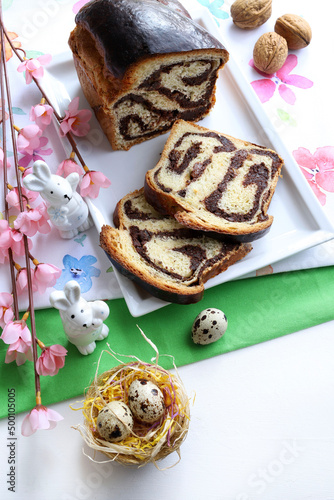 Cozonac - pane dolce tradizionale fatto in casa per Pasqua. Cibo rumeno. Vacanze di Pasqua. Direttamente sopra. photo