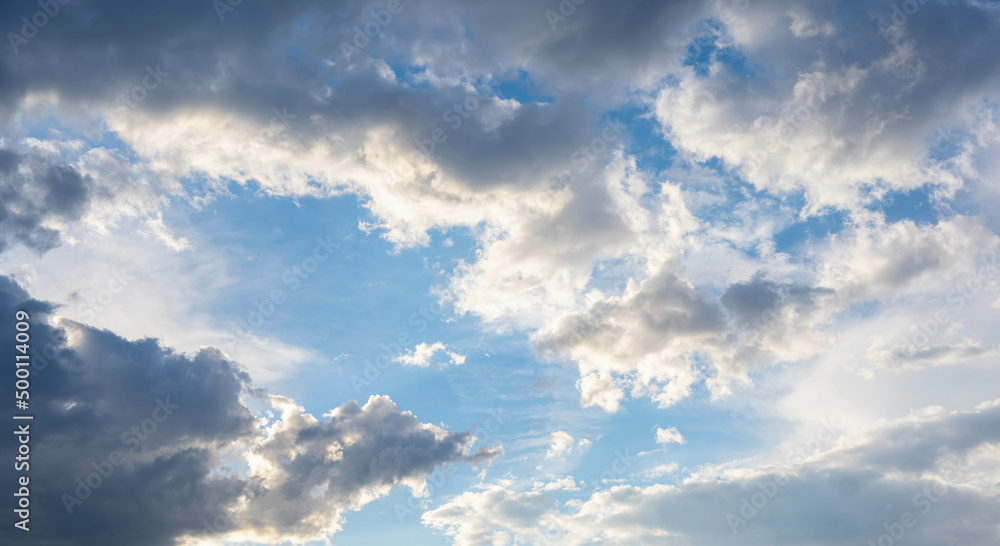 Fototapeta premium Cloudy skies in the evening
