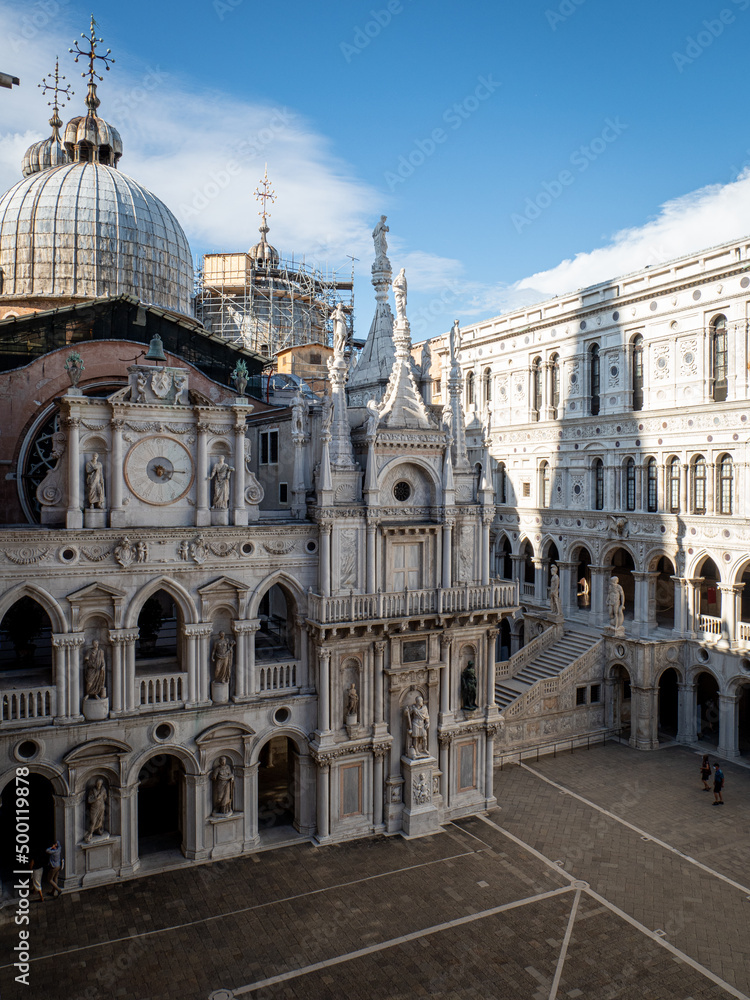 Fototapeta premium Doge's Palace in Venice view of St Mark