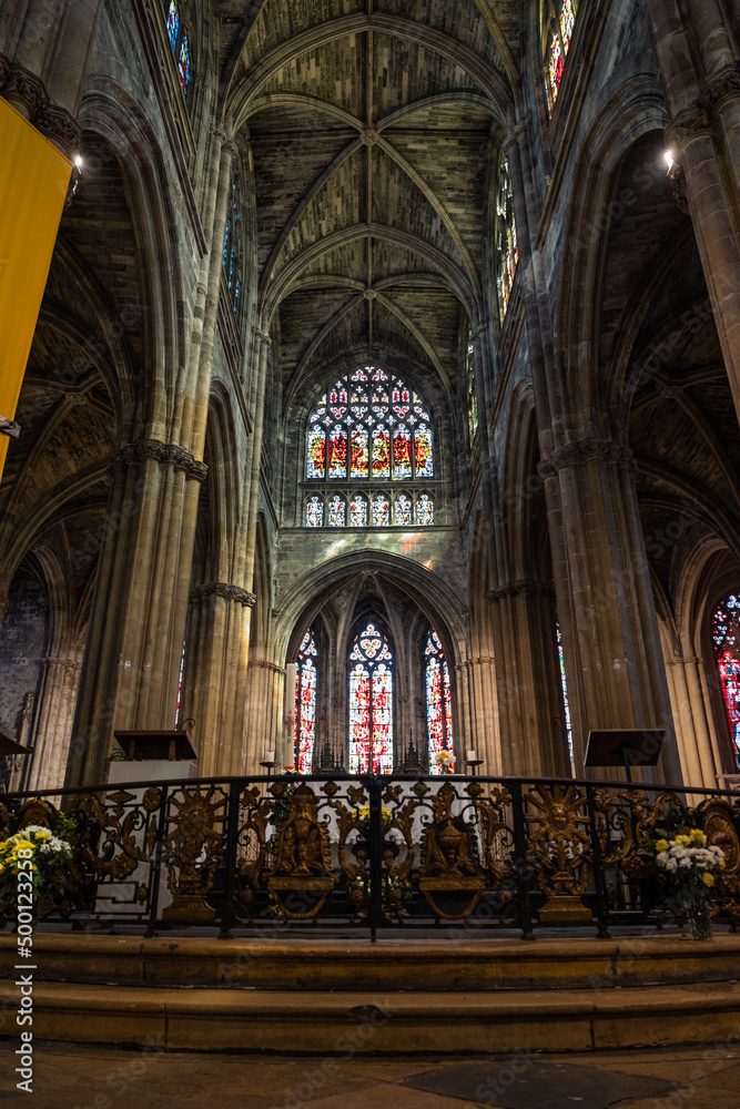 Vue intérieur de la Basilique Saint-Michel de Bordeaux (Nouvelle-Aquitaine, France) Vue intérieur de la Basilique Saint-Michel de Bordeaux (Nouvelle-Aquitaine, France)