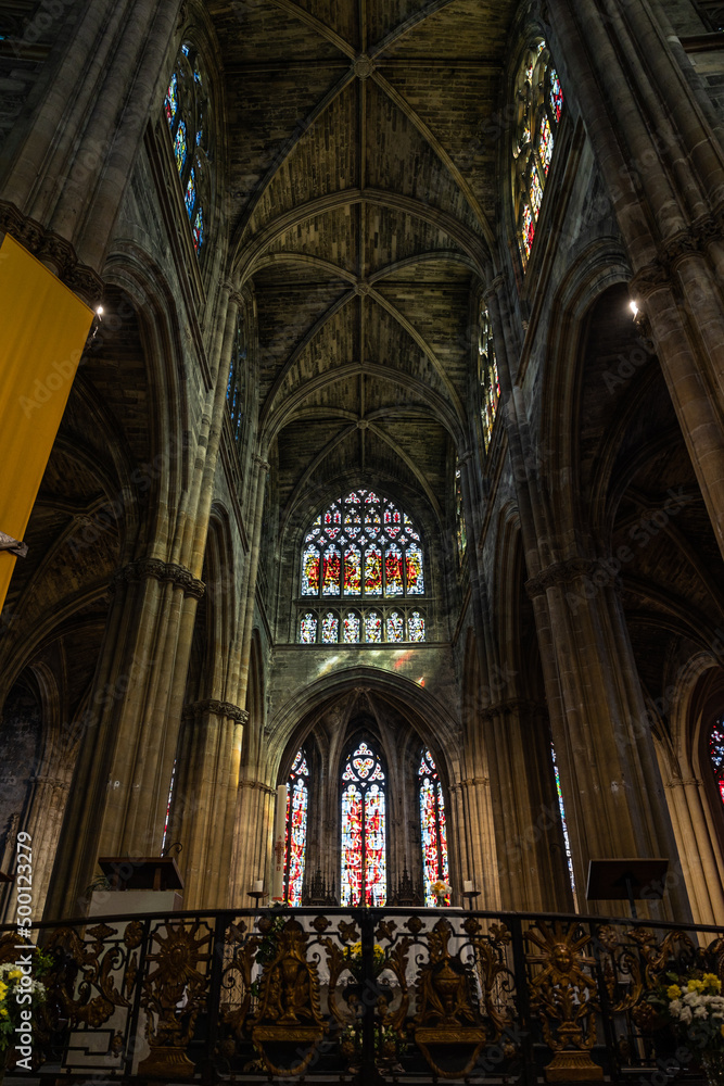Vue intérieur de la Basilique Saint-Michel de Bordeaux (Nouvelle-Aquitaine, France)