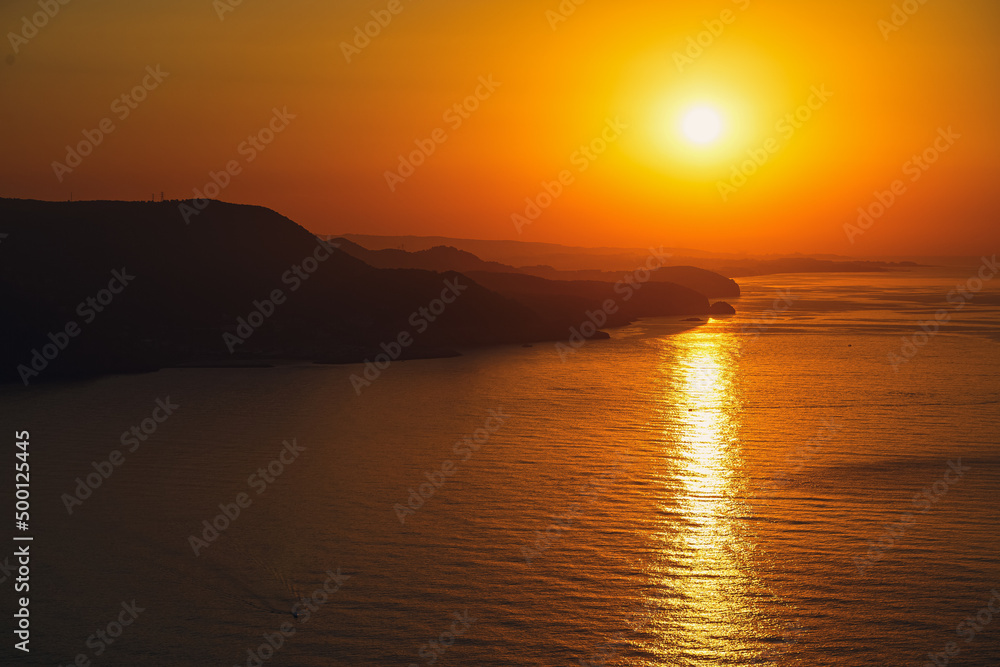 Beautiful sunset ocean horizon landscape. sunset horizon sea view. Sea sunset view