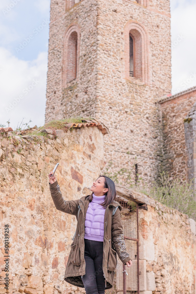 Latin Honduran video call and selfie photography from local tourism in Buitrago de Lozoya. Latin Honduran video call and selfie photography from local tourism in Buitrago de Lozoya.