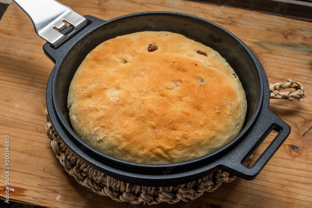 てづくりパン Freshly baked handmade bread outdoors てづくりパン Freshly baked handmade bread outdoors