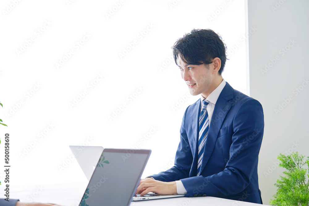 ビジネスマン デスクワーク オフィス ビジネスマン デスクワーク オフィス
