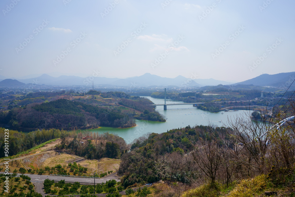 府中湖　高松自動車道(香川県坂出市)