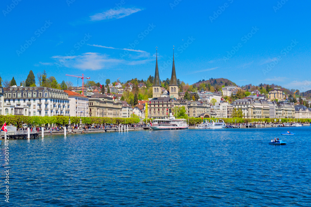 Fototapeta premium Luzern an einem sonnigen Tag, Schweiz