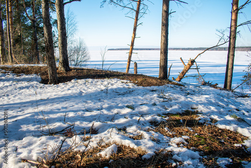 Fototapeta Naklejka Na Ścianę i Meble -  Panorama of the Volga in winter on a clear day