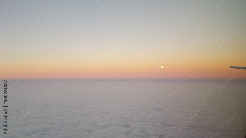Fototapeta premium A sunrise view from an aeroplane
