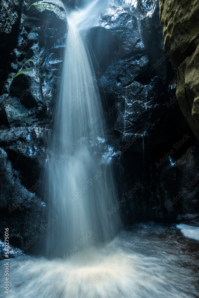 Waterfall - Wodospad - obrazy, fototapety, plakaty 