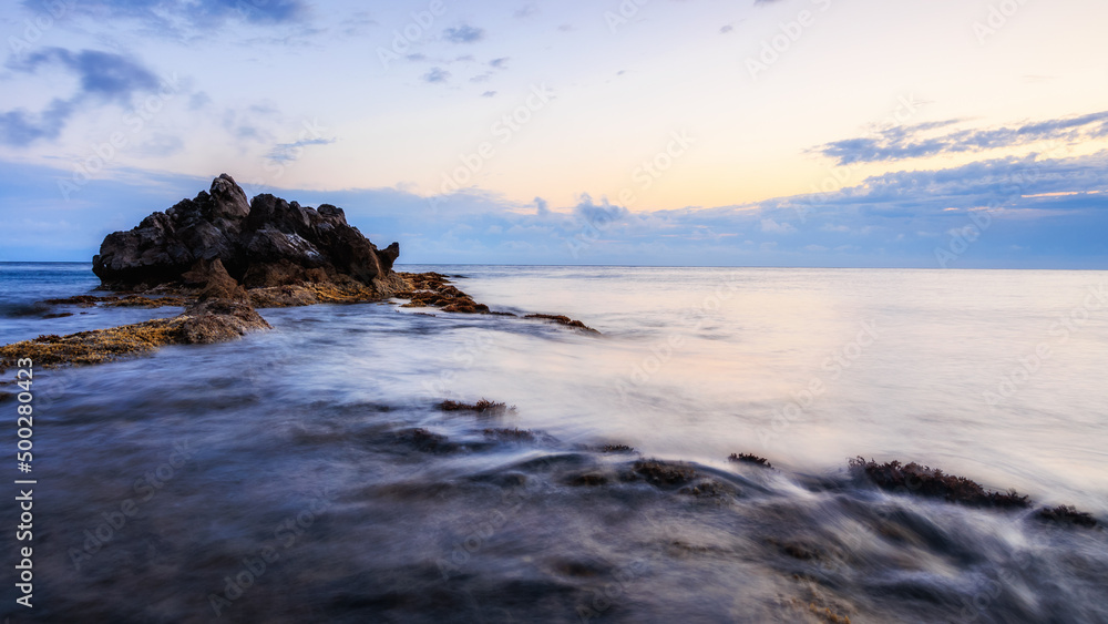 Obraz premium Sunrise at the Coast of Sicily at Capo Gallo, Mondello in spring Italy at the morning sea in Europe