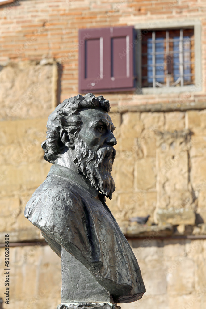 bronze bust dedicated to the famous Florentine artist Benvenuto Cellini with a beard