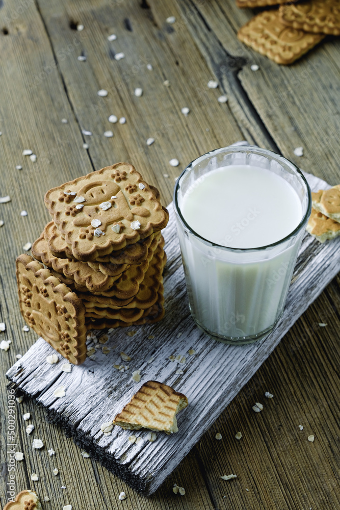 Fototapeta premium milk and bread