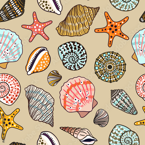 Sea shells, fossils and mollusks seamless pattern. Summer beach hand-drawn seaside vector print. Fashion textile bright multicolored illustration. Seashore elements design for fabrics, wallpaper