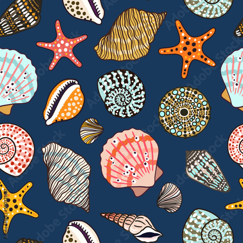 Sea shells, fossils and mollusks seamless pattern. Summer beach hand-drawn seaside vector print. Fashion textile bright multicolored illustration. Seashore elements design for fabrics, wallpaper