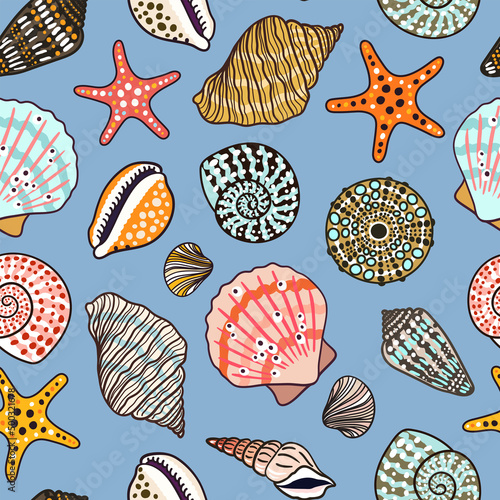 Sea shells, fossils and mollusks seamless pattern. Summer beach hand-drawn seaside vector print. Fashion textile bright multicolored illustration. Seashore elements design for fabrics, wallpaper