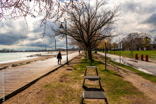 Canvas Print An exercise station along the boardwalk and the Martin Goodman Trail in Toronto's Beaches Park