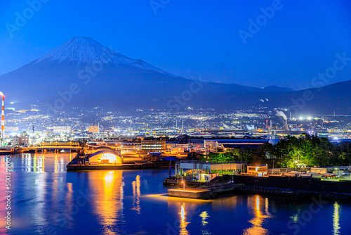 田子の浦港の夜景と富士山 静岡県富士市 Night view of Tagonoura Port and Mt. Fuji. Shizuoka-ken Fuji city.