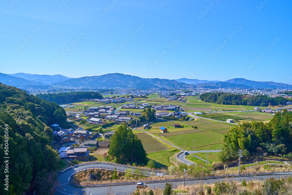 愛知県新城市の新東名高速道路 長篠設楽原PA展望台からの眺望