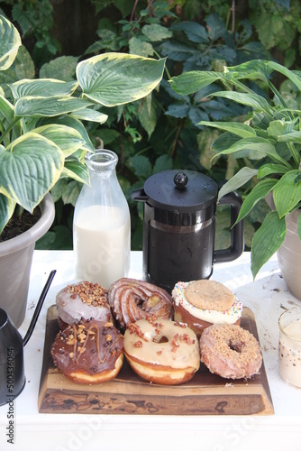 Coffee Break in the Garden - Image 3