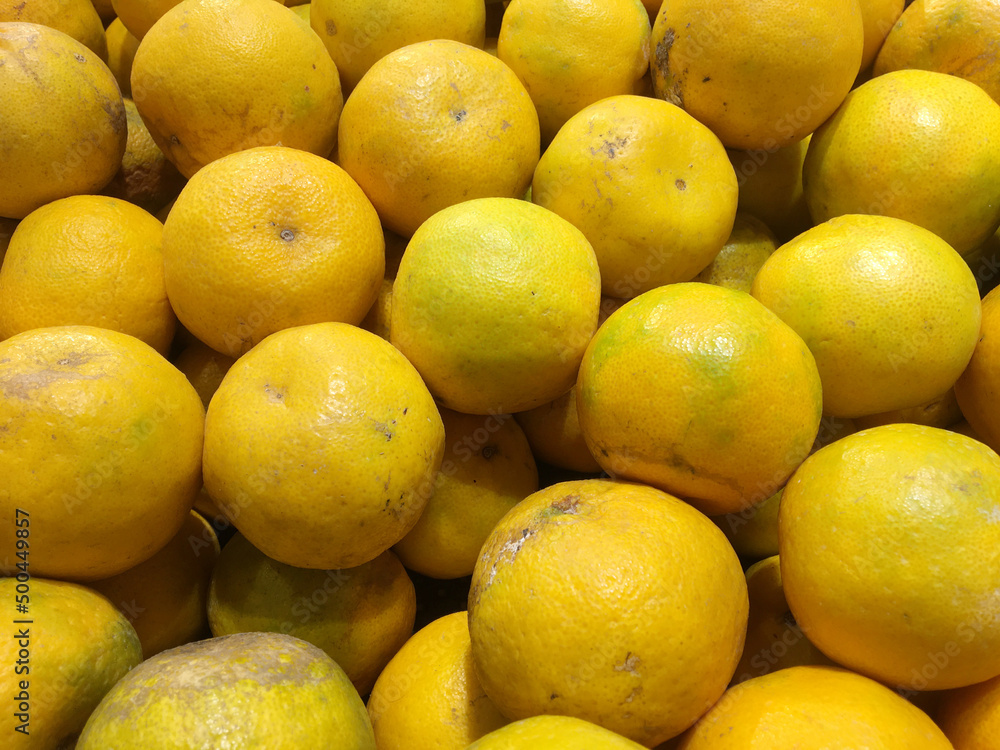 lemons in the market