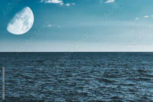 Fotografie, Obraz moon over sea