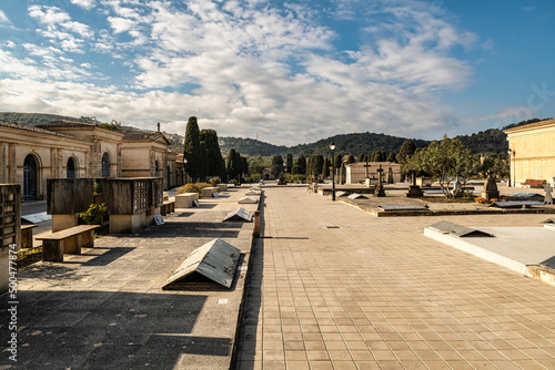 Blick über den  Friedhof in Manacor auf Spaniens Insel Mallorca