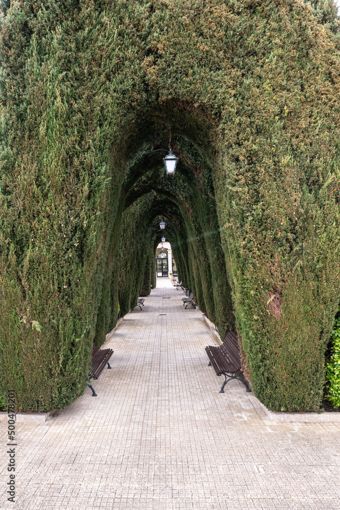 schöner Weg zu einem Friedhof auf Spaniens Insel Mallorca schöner Weg zu einem Friedhof auf Spaniens Insel Mallorca